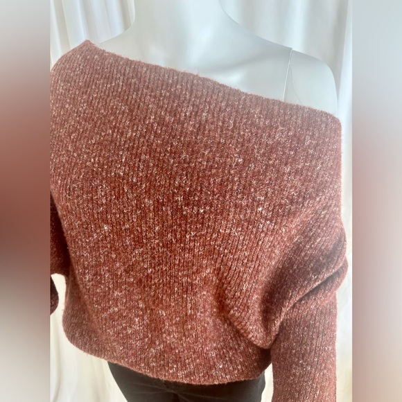 TREASURE & BOND Women's One-Shoulder Rib Sweater in Rust Russet - Medium - Picture 5 of 8